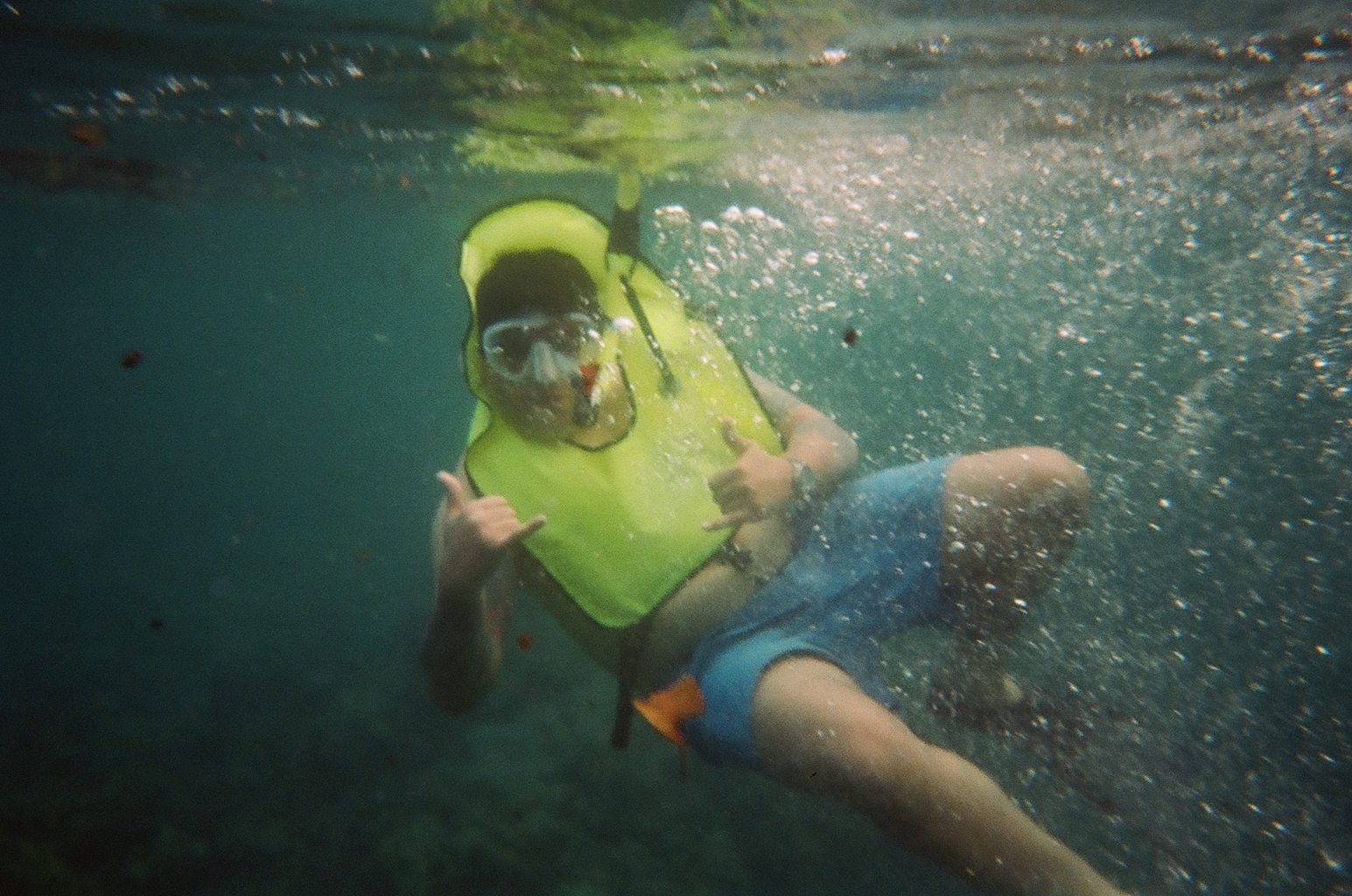 ryan giving a shaka underwater